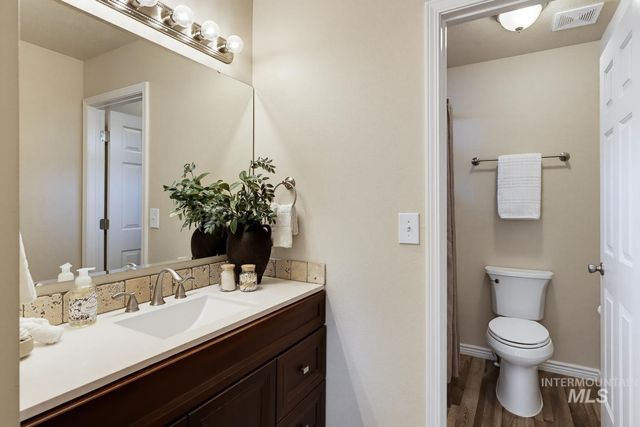 8243 W Pamela St, Garden City, ID 83714