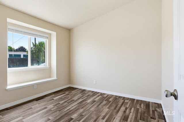 8243 W Pamela St, Garden City, ID 83714
