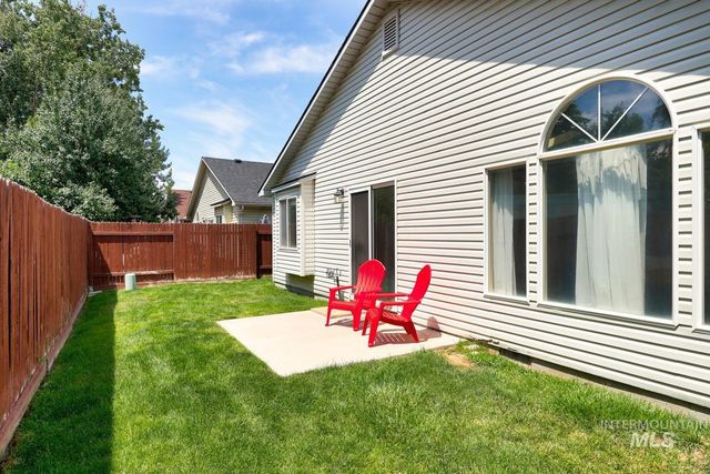 8243 W Pamela St, Garden City, ID 83714