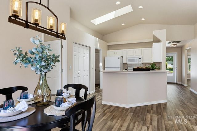 8243 W Pamela St, Garden City, ID 83714