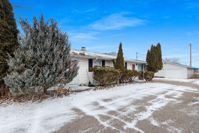 1329 DOBLON STREET, Green Bay, WI 54302