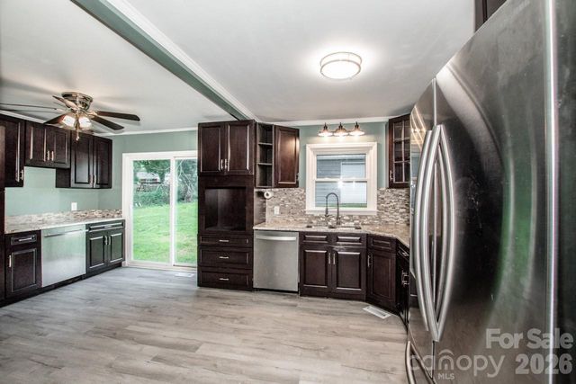1317 Meadowbrook Circle, Salisbury, NC 28144