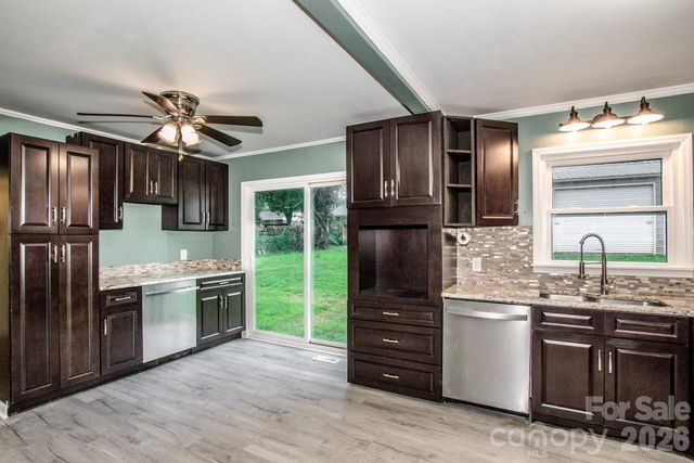 1317 Meadowbrook Circle, Salisbury, NC 28144