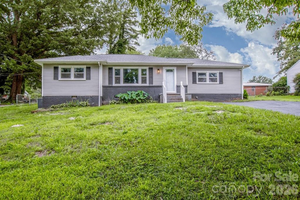 1317 Meadowbrook Circle, Salisbury, NC 28144