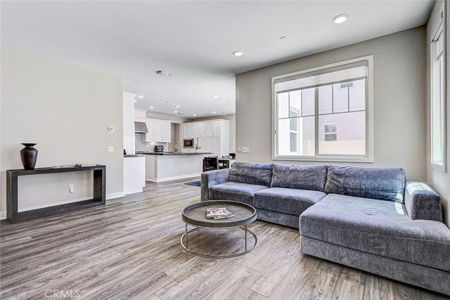 26 Country Glen, Pomona, CA 91766