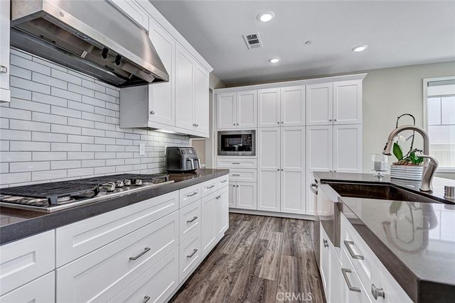 26 Country Glen, Pomona, CA 91766