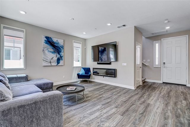 26 Country Glen, Pomona, CA 91766