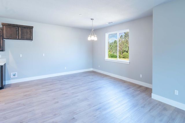 3707 Bloomsbury Avenue, Shasta Lake, CA 96019