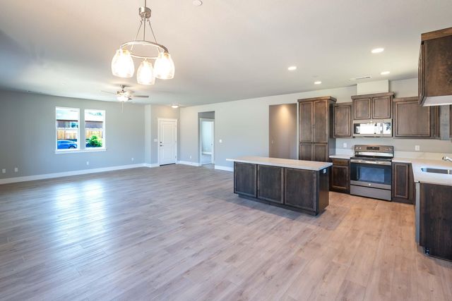3707 Bloomsbury Avenue, Shasta Lake, CA 96019
