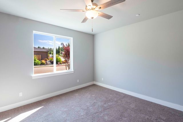 3707 Bloomsbury Avenue, Shasta Lake, CA 96019