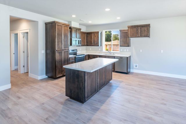 3707 Bloomsbury Avenue, Shasta Lake, CA 96019