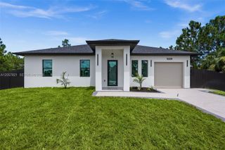 1039 Bassinger Avenue S, Lehigh Acres, FL 33974