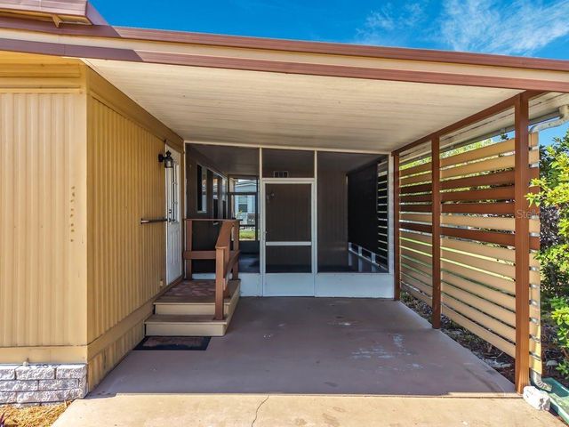 1203 APACHE CIRCLE, Tavares, FL 32778
