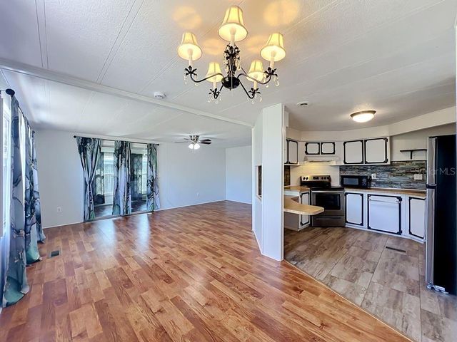 1203 APACHE CIRCLE, Tavares, FL 32778