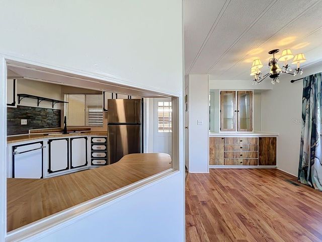 1203 APACHE CIRCLE, Tavares, FL 32778