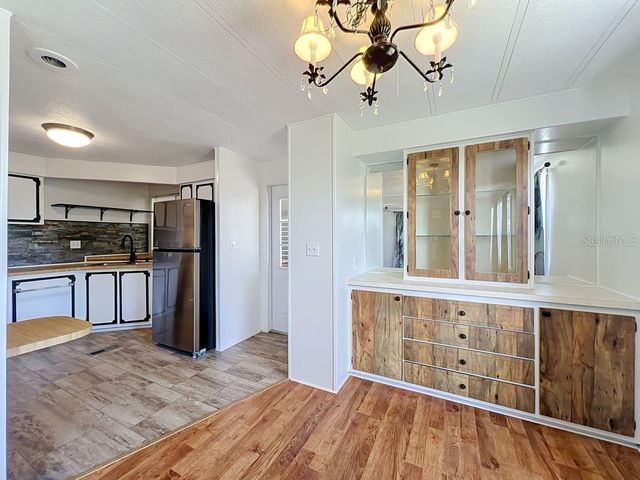 1203 APACHE CIRCLE, Tavares, FL 32778