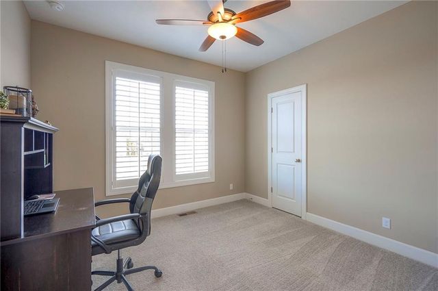 25274 W 83rd Terrace, Lenexa, KS 66227