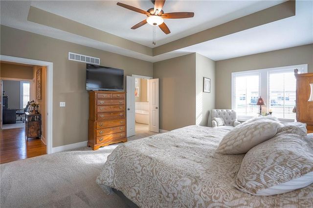 25274 W 83rd Terrace, Lenexa, KS 66227