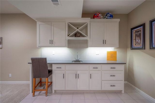 25274 W 83rd Terrace, Lenexa, KS 66227