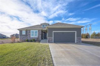 25274 W 83rd Terrace, Lenexa, KS 66227