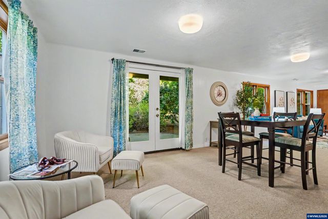 2468 Emerald Dr NW, Salem, OR 97304