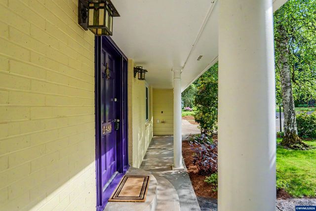 2468 Emerald Dr NW, Salem, OR 97304