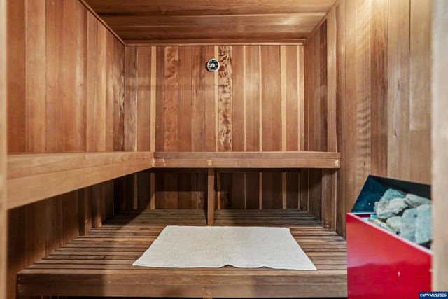 2468 Emerald Dr NW, Salem, OR 97304