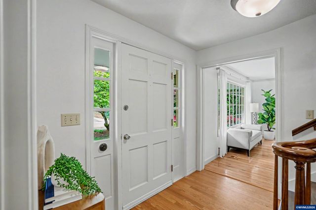 2468 Emerald Dr NW, Salem, OR 97304