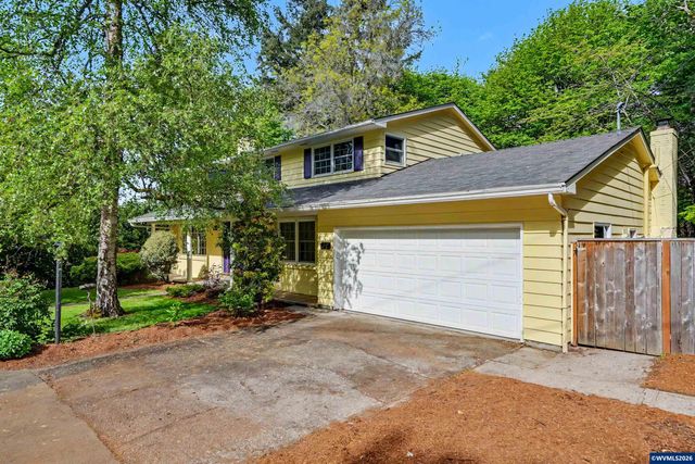 2468 Emerald Dr NW, Salem, OR 97304