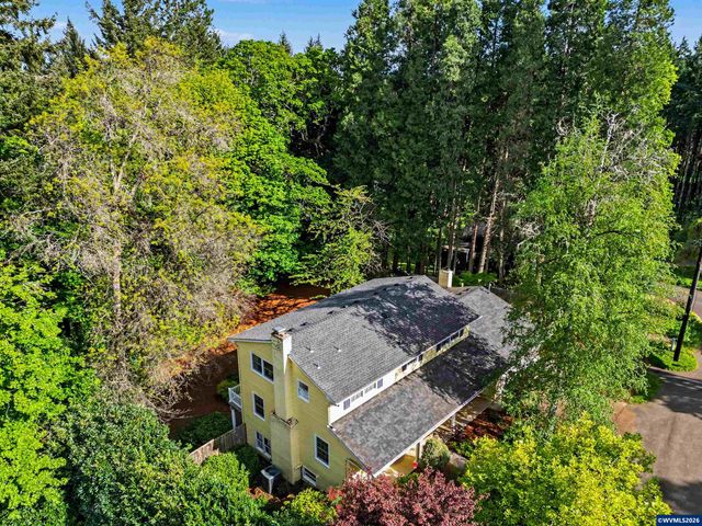 2468 Emerald Dr NW, Salem, OR 97304