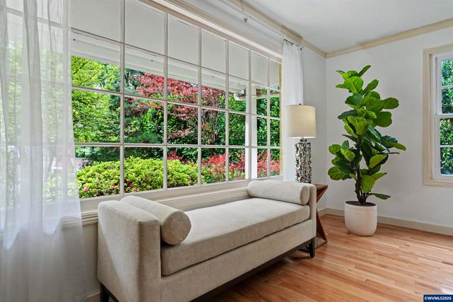 2468 Emerald Dr NW, Salem, OR 97304