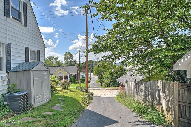 1383 Farragut Avenue, Kingsport, TN 37664