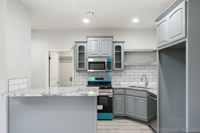 12426 E 129th Street N, Collinsville, OK 74021