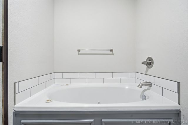 12426 E 129th Street N, Collinsville, OK 74021