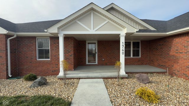 1740 Bell Ford Drive W, Seymour, IN 47274