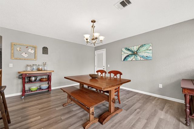 2805 Woodlawn Street, Dickinson, TX 77539