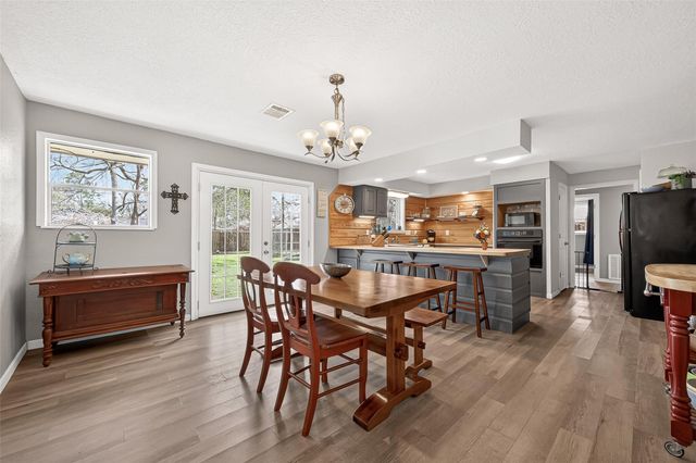 2805 Woodlawn Street, Dickinson, TX 77539