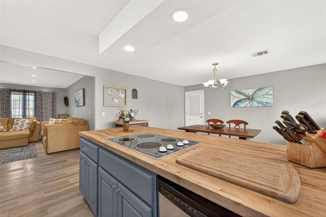 2805 Woodlawn Street, Dickinson, TX 77539