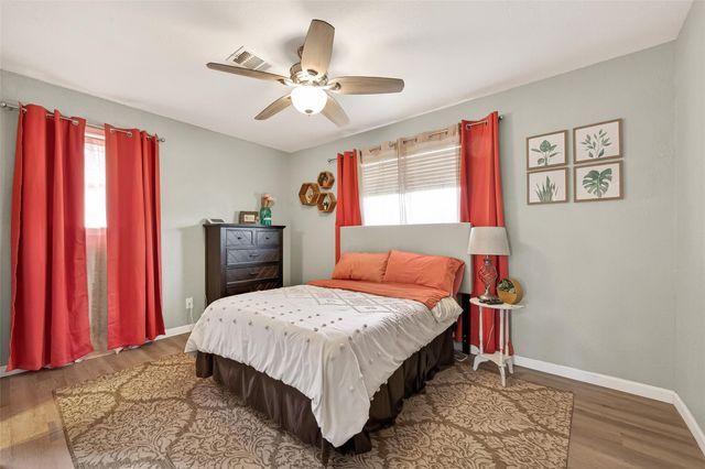 2805 Woodlawn Street, Dickinson, TX 77539