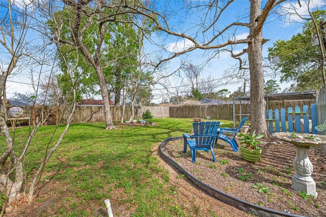 2805 Woodlawn Street, Dickinson, TX 77539