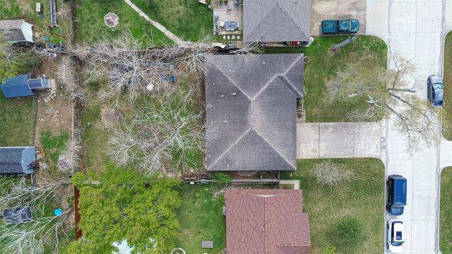 2805 Woodlawn Street, Dickinson, TX 77539