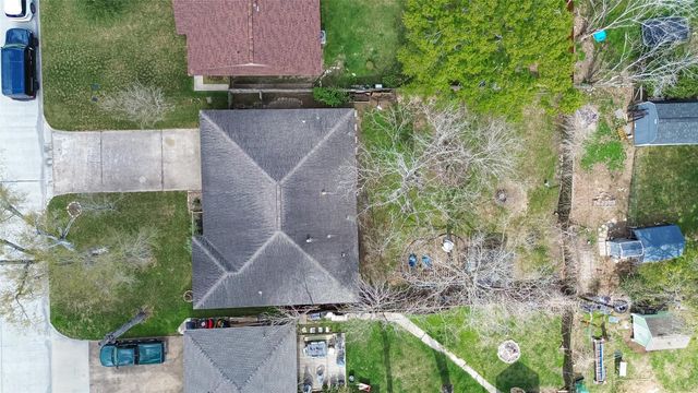 2805 Woodlawn Street, Dickinson, TX 77539