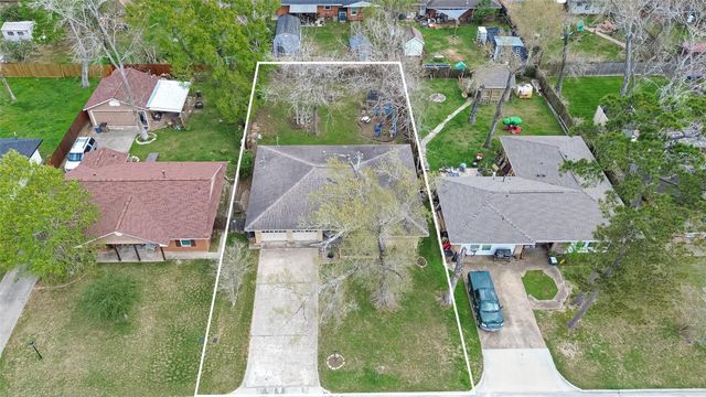2805 Woodlawn Street, Dickinson, TX 77539