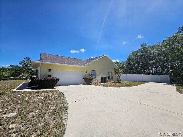 6371 N Mead Terrace, Citrus Springs, FL 34433