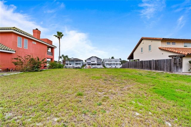 389 Marina Dr, Port Aransas, TX 78373