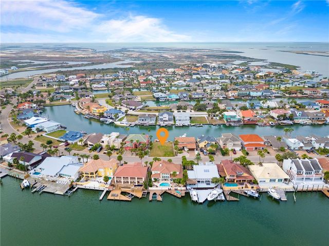 389 Marina Dr, Port Aransas, TX 78373