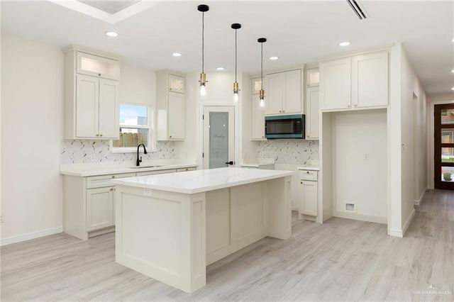 5204 Shalom Drive, Edinburg, TX 78539