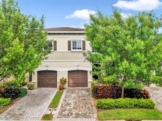 366 SE 1ST Way, Deerfield Beach, FL 33441