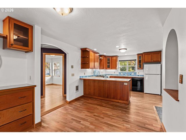 2644 POTTER St, Eugene, OR 97405