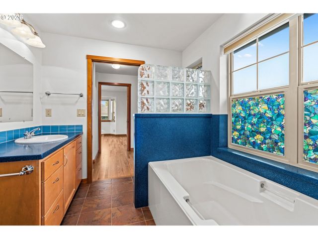 2644 POTTER St, Eugene, OR 97405